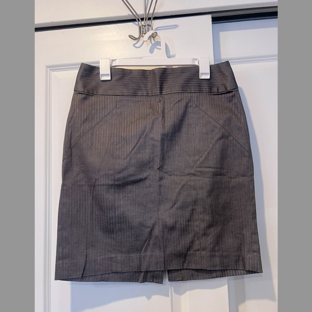 Grey pencil skirt from Banana Republic